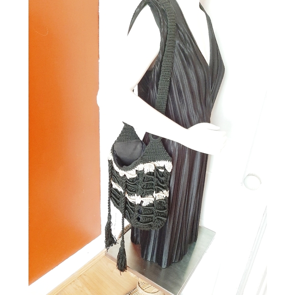 Boho Macrame Purse - Picture 2 of 5